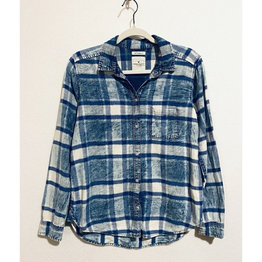 American Eagle Top Womens Medium Blue Distressed Chambray Plaid Boyfriend Fit